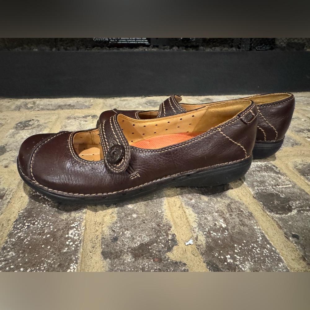 Clarks Structured Brown Leather Loafers Design Women's Size 8 - Picture 3 of 9